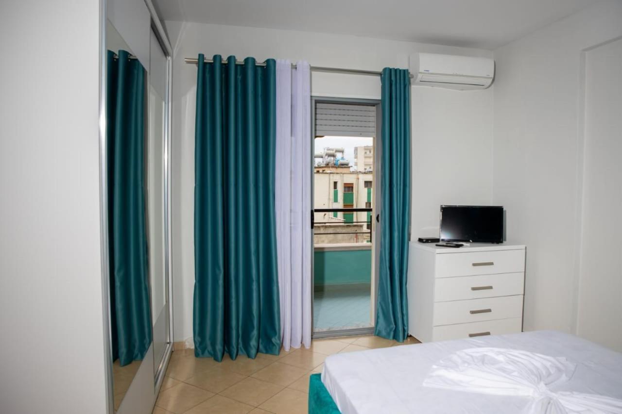 Colombo'S Apartment Вльора Екстер'єр фото